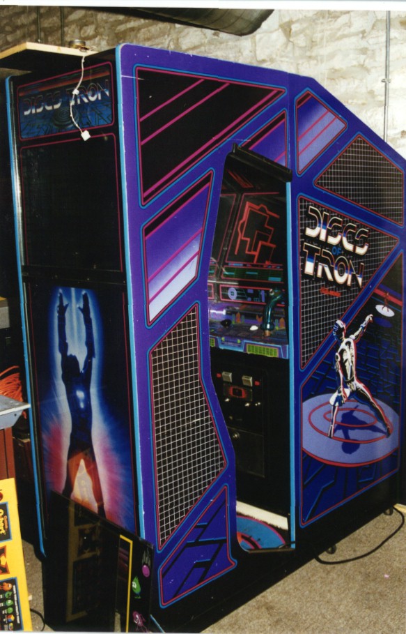 Index of /Arcade by Title/Disc of Tron